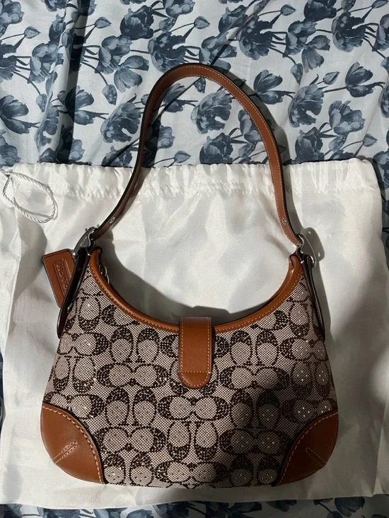 Coach Hamptons Hobo Bag In Crystal Signature Jacquard - Picture 6 of 8